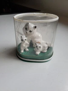 Shiken White Cat Kittens Japan  Bone China Mini Figurine Plastic Base Vintage - Picture 1 of 7
