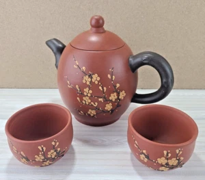 Yixing Zisha Chinese Authentic Handmade Blossom Designs Clay Teapot with Two Cup - Picture 1 of 11