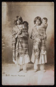 SUPER SELTENES orig Foto "Zuni INDIAN SQUAWS" Indianer RPPC Anfang 1900 - Bild 1 von 3