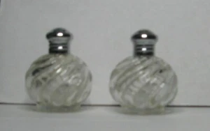 AGITATORE SALE E PEPE VINTAGE VETRO TRASPARENTE VORTICE DI IRICE N. Y. B - Foto 1 di 8