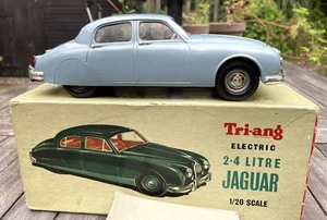 TRIANG  ELECTRIC 1/20 SCALE JAGUAR 2.4 Litre- Battery Op - Picture 1 of 19