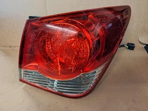 2011 - 2015 CHEVY CRUZE OUTER PASSENGER TAIL BRAKE LIGHT RH OUTER OEM 94540777 - Bild 1 von 4