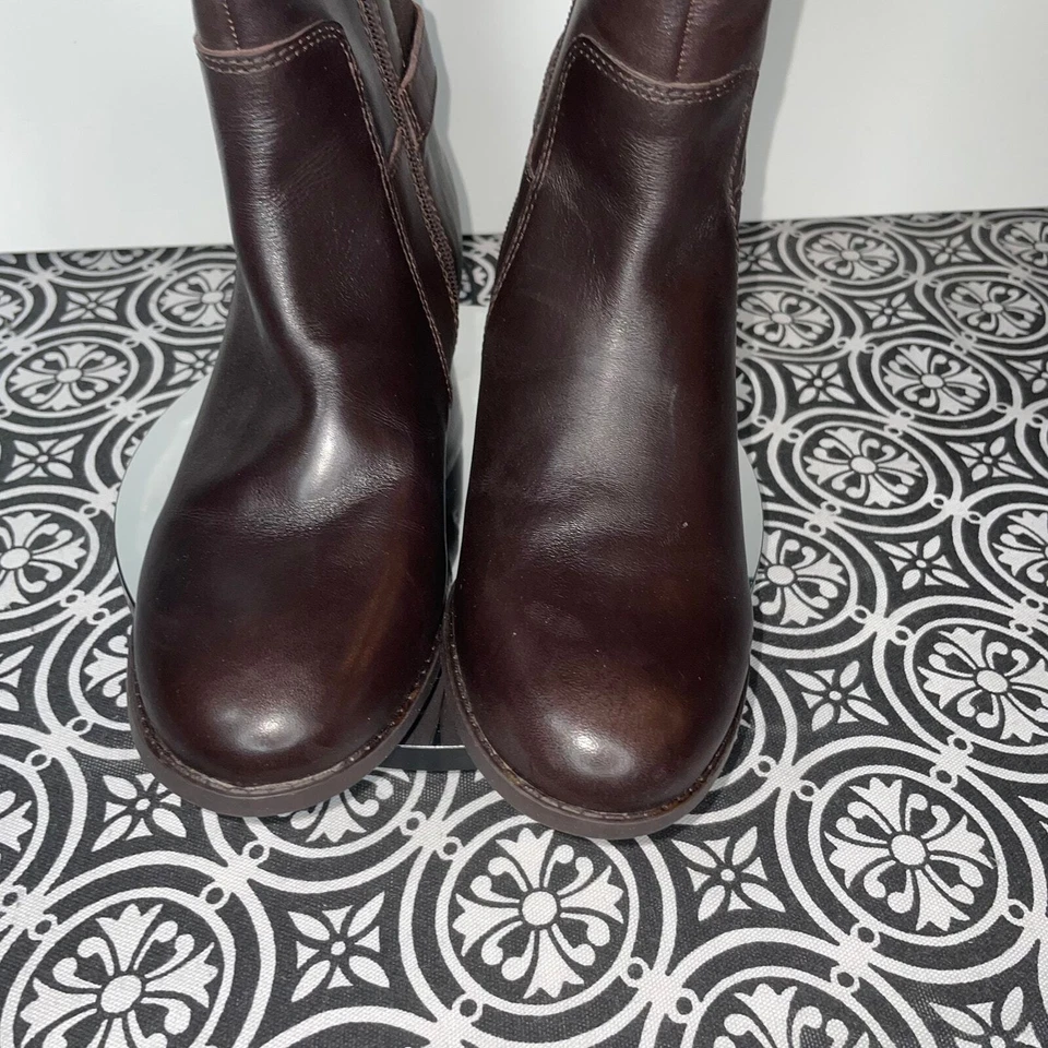 Bota Feminina Easy Spirit Chaza Joelho Alto, Couro Marrom Escuro, 7,5 de Largura - Imagem 1 de 4