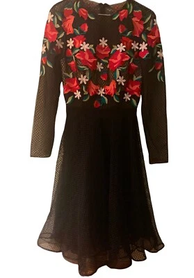 Vestido de cóctel negro bordado línea A ajustado y acampanado manga larga Mac Duggal talla 6 Foto 1 de 4