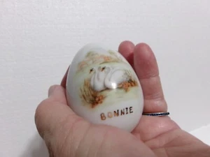 Caja de baratijas de huevos de porcelana ""Bonnie"" en pintura dorada sello motivo de transferencia de cisnes - Imagen 1 de 10