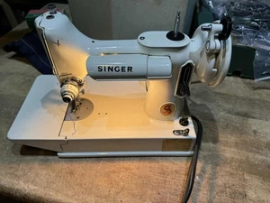 Singer Blanco Peso Pluma 221k Con Estuche Original Manual, Accesorios 1964 - Imagen 1 de 10