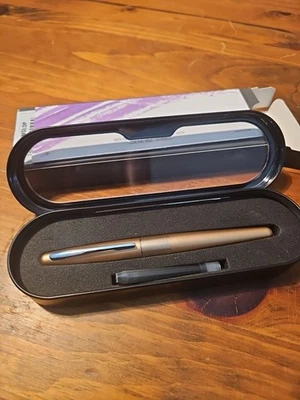 Pluma Estilográfica Pilot Colección Metropolitana Barril Latón Dorado NUEVA con Caja Foto 1 de 4