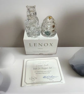 Lenox Disney Kristall Winnie Puuh Salz & Pfefferstreuer Bienenstock - Neu im Karton - Bild 1 von 18