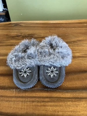 Urban Trails Moccasins Shoes Grey Leather Beaded Child's Size C9 Slip On Foto 1 de 4