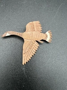 Kanadische Gansanstecknadel aus Leder von Dave Elliott - Bild 1 von 3