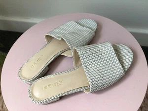 Nine West Ladies White & Tan Woven Open Toe Sandals Slides Size 6.5 - Picture 1 of 12