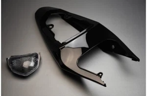 Carenado Trasero Negro +luz Trasera Clara SUZUKI GSXR 600 GSX-R 2004-2005 - Picture 1 of 2