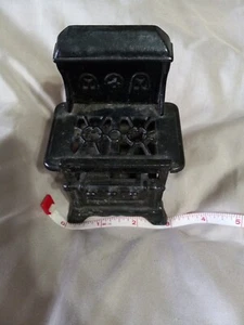 Vintage ROYAL Small Metal Toy Stove Cast Iron Original - Picture 1 of 3