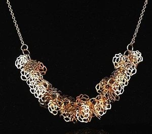 HOLLOW-CUT FLOWERS PENDANT ON 18" CHAIN (2M160) - Picture 1 of 2