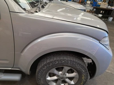 NISSAN NAVARA RIGHT GUARD D40 (VIN VSK), NON REPEATER TYPE, 09/05-08/15  - image 1 of 4