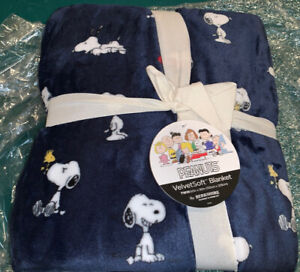 Berkshire Velvetsoft Life Of Snoopy come Together Twin Size Blanket 60 X 90"