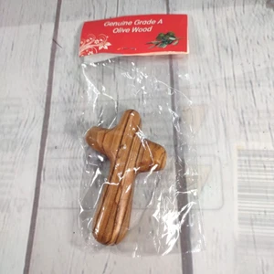 3" Small Bethlehem Olive Wood Comfort Healing Clinging Palm Prayer Cross - Picture 1 of 2