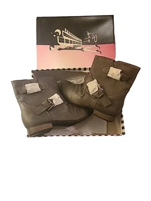 Diba Girl Womens Avett Grey Ankle Boots Size 9.5 M BUCKLE & ZIPPER NEW ESTATE - Image 1 of 4