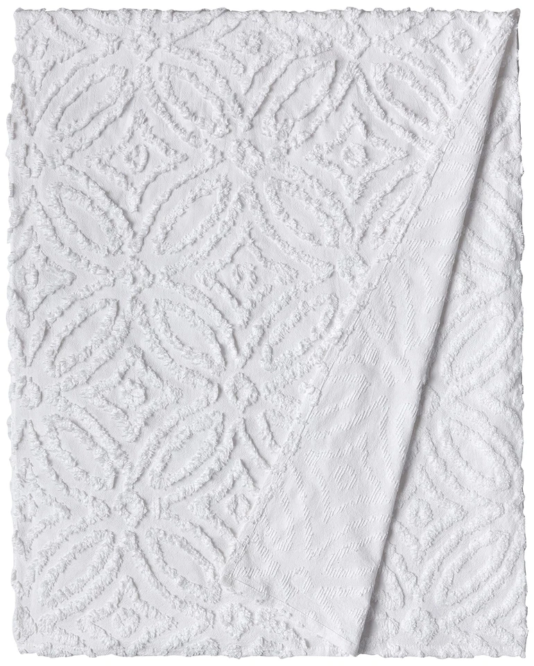 Beatrice Home Fashions Wedding Ring Chenille Bedspread Queen White ALSBSPQNWHT