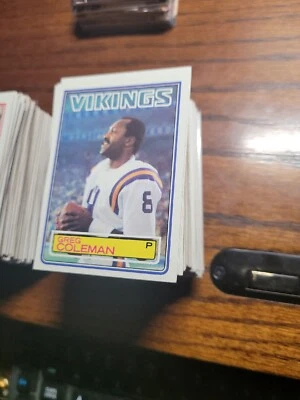 1983 Topps Football -1-323 - You Pick - Image 1 of 3