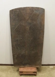 Papua New Guinea Shield Old Wood Lumi Shield - Picture 1 of 1