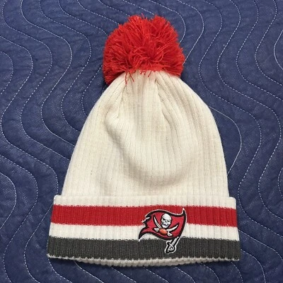 Gorro tejido con puños con pompón Tampa Bay Buccaneers Foto 1 de 4
