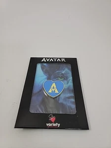 Avatar The Way of Water Variety Childrens Charity Heart Pin 1" Gold & Blue 2022 - Picture 1 of 3