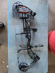 Blackout EpicX2 RTH Trophy Ridge Compound Bow From Cabelas Inventory In Montana - Picture 1 of 8