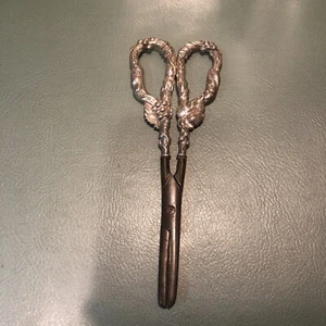 FORBICI CESOIE UVA MANICO ARGENTO STERLING con BELLISSIMO FIORE ~ VINTAGE - Foto 1 di 9