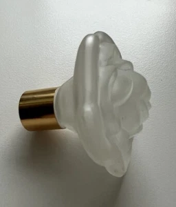 Vintage Mini Rose Satin Weiß Matt Blume Parfüm Glas Nachfüllbar Flakon - Bild 1 von 9