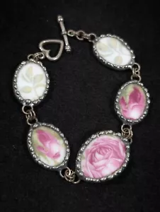Vintage White Glass Pink Rose Bezel Oval Artisan Toggle Bracelet 9 inch - Picture 1 of 9