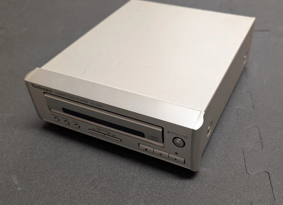 Technics SL-CA01 CD Player silberfarben - Bild 1 von 4