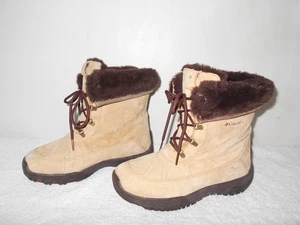 COLUMBIA LAVELA WOMENS USA 7 WATERPROOF LIGHT TAN FAUX FUR LINED BOOTS        K8 - Picture 1 of 7