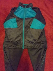 Boys Sporty Tracksuit Gunmetal Grey and Teal. In great condition.ages 5-7yrs - Picture 1 of 4