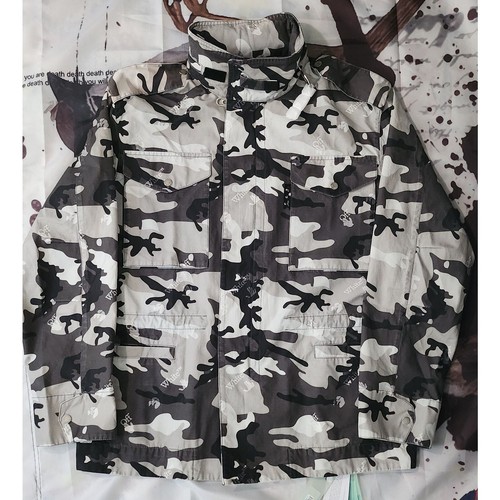 Giacca militare mimetica artica Off White con cappuccio nascosto