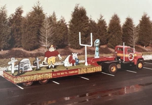 1984 SUPER BOWL XVIII WA REDSKINS V DALLAS COWBOYS PARATA GALLEGGIANTE FOTO A COLORI G373 - Foto 1 di 14