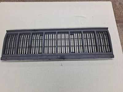 Jeep Cherokee XJ 1991-1996 parrilla delantera número de pieza OEM 55034043 negro Foto 1 de 4