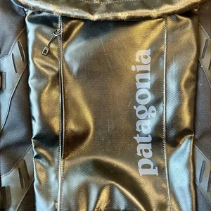 Patagonia Black Hole Pack 25L TPU Rucksack schwarz Reise Fahrrad Laptoptasche gebraucht - Bild 1 von 11
