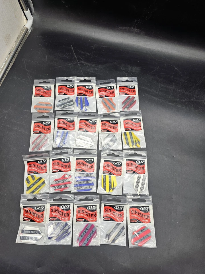 Dart Flights GLD Siniestro Lote de (20) Paquetes De 3 Nuevo De Lote Antiguo Delgado Foto 1 de 4