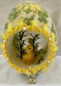 Vintage Osterei Diorama 5 1/2" doppelseitig gelb zuckerhaltig glitzernd - Bild 1 von 8