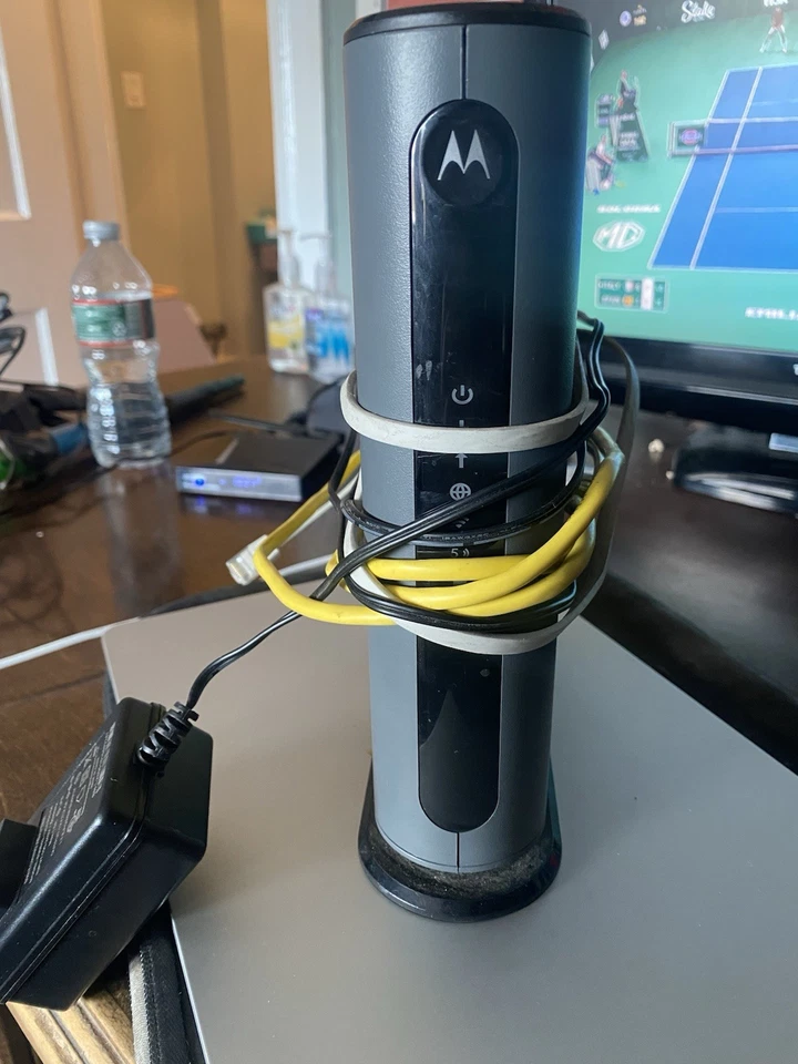 Motorola MG7700 Modem WiFi Router Comb; For Xfinity, Cox, Spectrum. - image 1 of 1