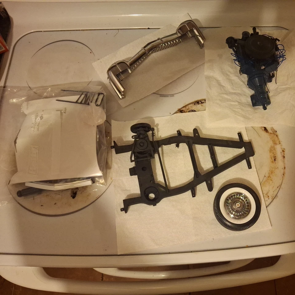 Eaglemoss/Fanhome Ghostbusters Ecto-1 - Stages 1-38, 1:8 Scale rd dscrptn - Image 1 of 4