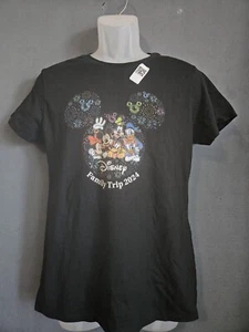 Disney Mickey & Friends Y M Vacation Family Trip 2024 Short Sleeve T-Shirt NWOT - Picture 1 of 5