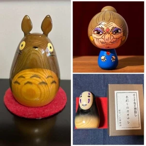 Studio Ghibli Holz Kokeshi Puppen Ornament Totoro Yubaba kein Gesicht JAPAN NEU - Bild 1 von 51