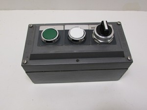 PUSH-BUTTON ENCLSURE 3 HOLE 30 MM WITH PUSH-BUTTONS AND SELECTOR SWITCH
