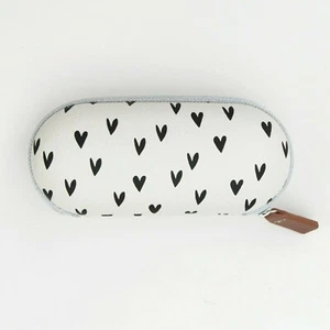 Just Fab! Caroline Gardner Hard Glasses Case with Pretty Black Heart Design