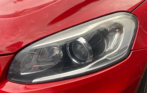 Volvo XC60 2015 facelift - o/s-driver faro xenón 31420259 - freno 418 - Imagen 1 de 9