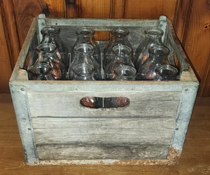 ANTIKE MILCHLIEFERKISTE AUS HOLZ UND VERZINKTEM STAHL mit 12 GLASFLASCHEN - Bild 1 von 10