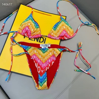 Hermoso traje de baño bikini Valentino, 100% algodón.Talla:M Foto 1 de 4