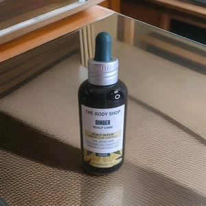 The Body Shop Vitamin C Glow Revealing Serum 30ml FREE SHIPPING  - Picture 1 of 3